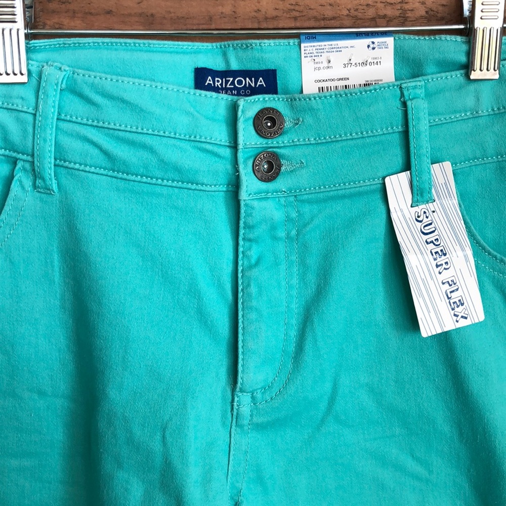 Arizona Jean Co. Midi Shorts Size 20 1/2 plus - Picture 2 of 10